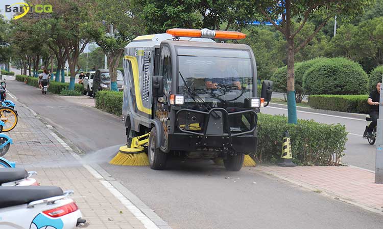 小型电动洗扫车